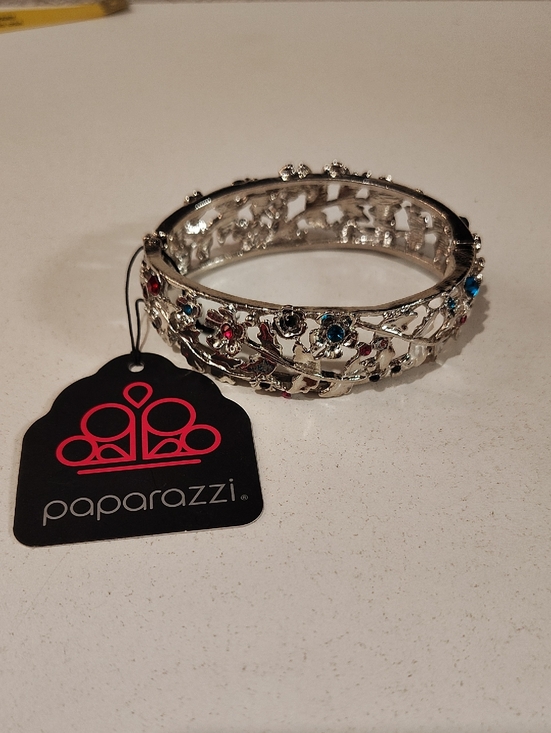 paparazzi Jewelry - paparazzi "Ripe For The Picking" Floral Metal Hinge Bangle Bracelet